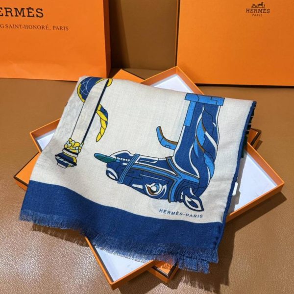 designer,replica,clothing,fake,1:1,lv,luxury,high quality Hermes reversible, same-color “KATSOUNA” rectangular scarf (1DQQX)