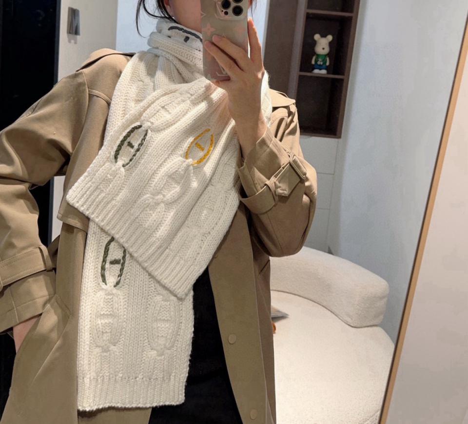 designer,replica,clothing,fake,1:1,lv,luxury,high quality Hermès Classic Pig Nose Cable Knit Scarf, Classic Style (MJ938) designer,replica,clothing,fake,1:1,lv,luxury,high quality Hermès Classic Pig Nose Cable Knit Scarf, Classic Style (MJ938)
