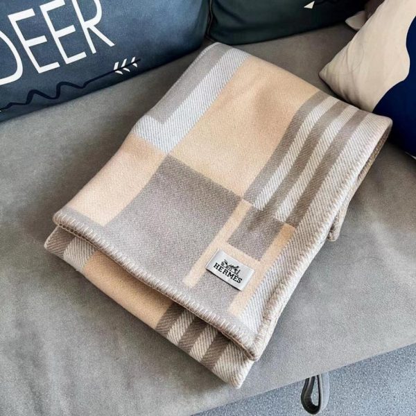 designer,replica,clothing,fake,1:1,lv,luxury,high quality HERMES’ new Ithaque series jacquard wool and cashmere blend blanket (GVA1S)
