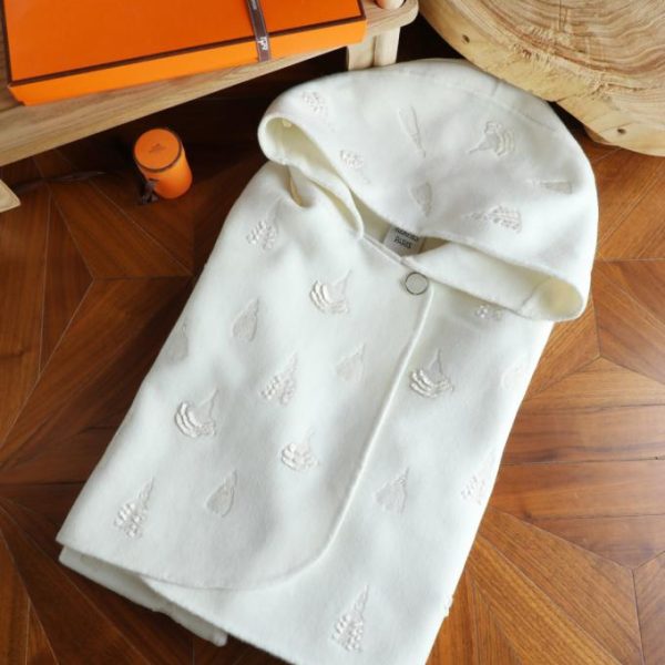 designer,replica,clothing,fake,1:1,lv,luxury,high quality Hermes 3D Embroidered Hooded Cape (4T1BB)