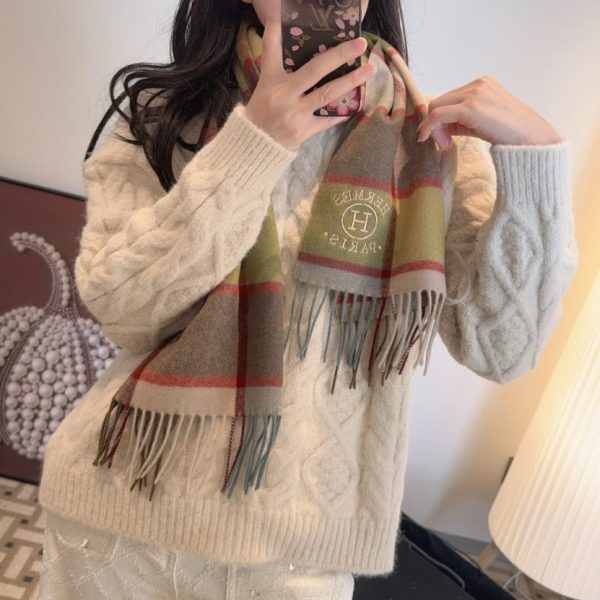 designer,replica,clothing,fake,1:1,lv,luxury,high quality Hermès scarf, 100% lambskin (S70GN)
