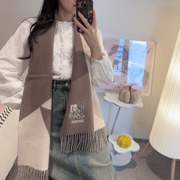 designer,replica,clothing,fake,1:1,lv,luxury,high quality Hermès reversible scarf, 100% lambskin (4H1WE)