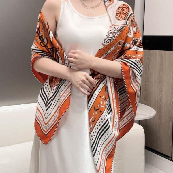 designer,replica,clothing,fake,1:1,lv,luxury,high quality Hermès Amazonian Celebration Reversible Tone-on Silk and Wool Shawl, Hand-rolled Edge Cashmere and Silk Blend (LM9WU)