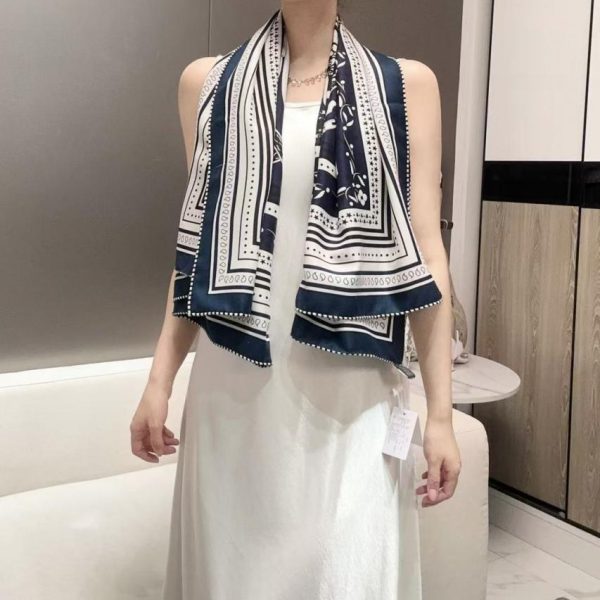 designer,replica,clothing,fake,1:1,lv,luxury,high quality Hermès Amazonian Celebration Reversible Tone Silk and Wool Square Scarf Hand-rolled Edge Cashmere and Silk Blend Shawl (YT57N)