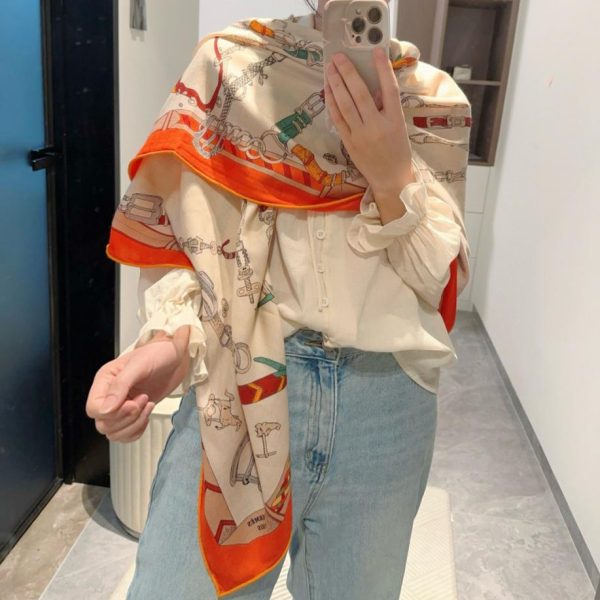 designer,replica,clothing,fake,1:1,lv,luxury,high quality Hermes reversible square handkerchief in the same color (Pierre M(YOKYV))