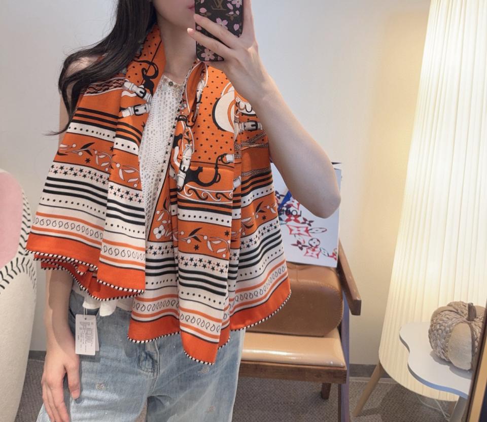 designer,replica,clothing,fake,1:1,lv,luxury,high quality Hermès Reversible Tone Velvet Amazon Festival Pattern Scarf (2 CIL4) designer,replica,clothing,fake,1:1,lv,luxury,high quality Hermès Reversible Tone Velvet Amazon Festival Pattern Scarf (2 CIL4)