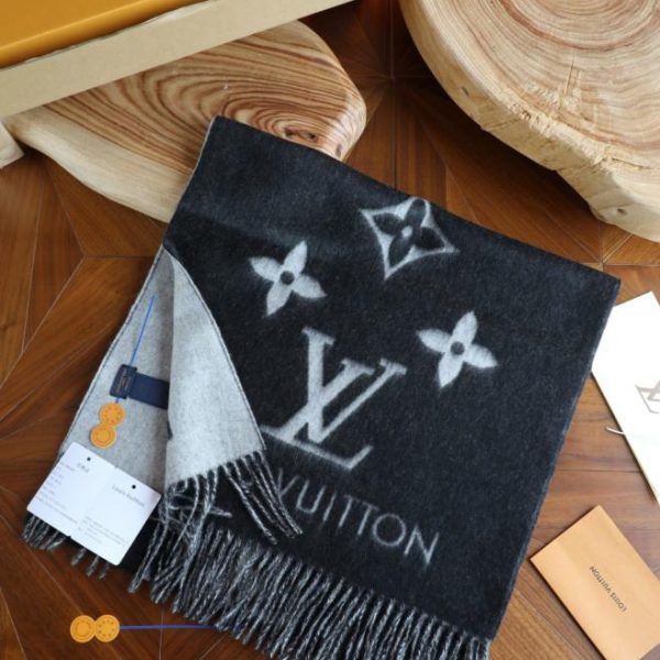 designer,replica,clothing,fake,1:1,lv,luxury,high quality LV cashmere scarf, original design with chip, original craftsmanship, thick and warm, double-sided overlock edging to prevent fraying (7ZFGM)