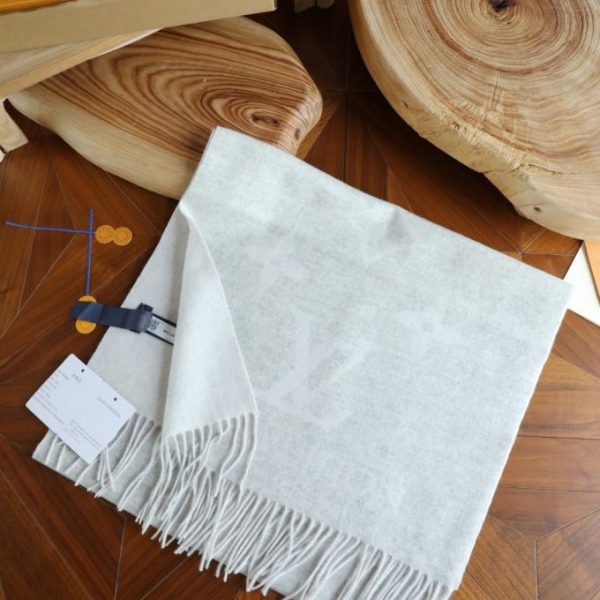 designer,replica,clothing,fake,1:1,lv,luxury,high quality LV cashmere scarf, original design with chip, original craftsmanship, thick and warm, double-sided overlock edging to prevent fraying (8XYRO)