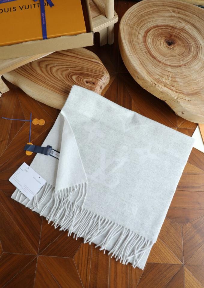 designer,replica,clothing,fake,1:1,lv,luxury,high quality LV cashmere scarf, original design with chip, original craftsmanship, thick and warm, double-sided overlock edging to prevent fraying (8XYRO) designer,replica,clothing,fake,1:1,lv,luxury,high quality LV cashmere scarf, original design with chip, original craftsmanship, thick and warm, double-sided overlock edging to prevent fraying (8XYRO)