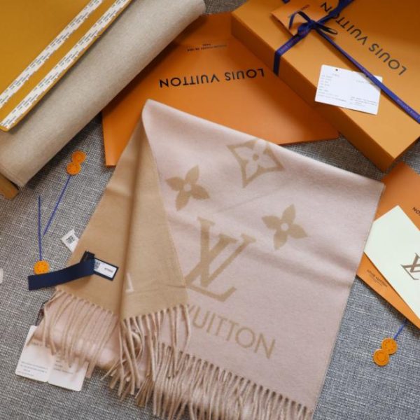 designer,replica,clothing,fake,1:1,lv,luxury,high quality LV original craftsmanship, thick and warm, double-sided overlock edging to prevent fraying scarf (R7EH2)