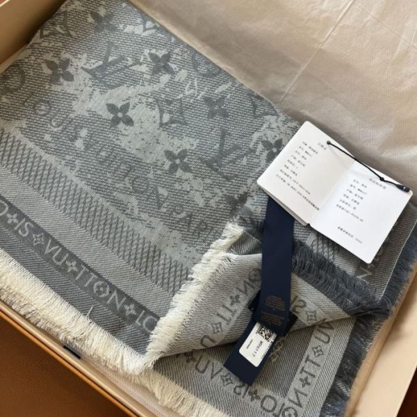 designer,replica,clothing,fake,1:1,lv,luxury,high quality Grey Royal Louis Vuitton Malles Merveilleuses Sheep Wool Shawl (YZYXC)