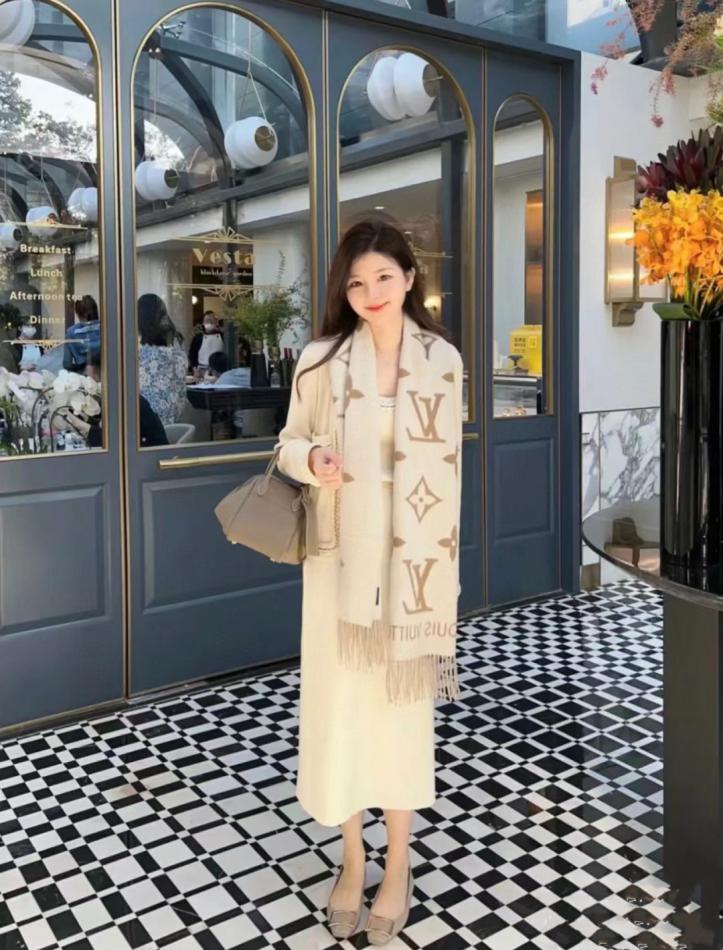 designer,replica,clothing,fake,1:1,lv,luxury,high quality Louis Vuitton Classic Milk Tea Color Scarf (D37B4) designer,replica,clothing,fake,1:1,lv,luxury,high quality Louis Vuitton Classic Milk Tea Color Scarf (D37B4)