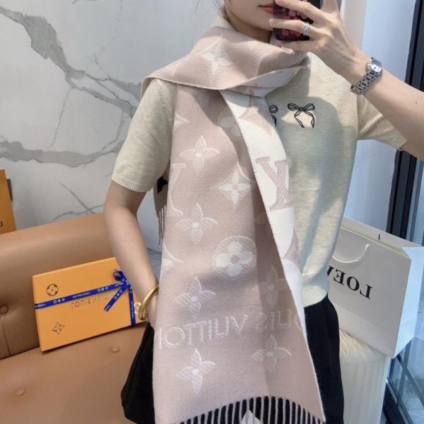 designer,replica,clothing,fake,1:1,lv,luxury,high quality LV Essential Shine Scarf with metallic fibers woven into the Monogram pattern (ZNS8W)