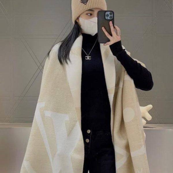 designer,replica,clothing,fake,1:1,lv,luxury,high quality New Louis Vuitton cashmere shawl with gold thread, milk tea color, M77407 (5NF55)