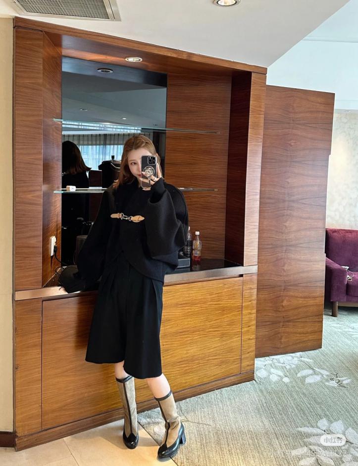 designer,replica,clothing,fake,1:1,lv,luxury,high quality LV Batwing Sleeve Cape (NX5I0) designer,replica,clothing,fake,1:1,lv,luxury,high quality LV Batwing Sleeve Cape (NX5I0)