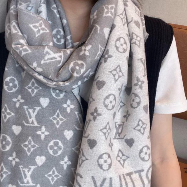 designer,replica,clothing,fake,1:1,lv,luxury,high quality Limited edition LV cashmere scarf with classic small logo and full heart design (2ATWB)