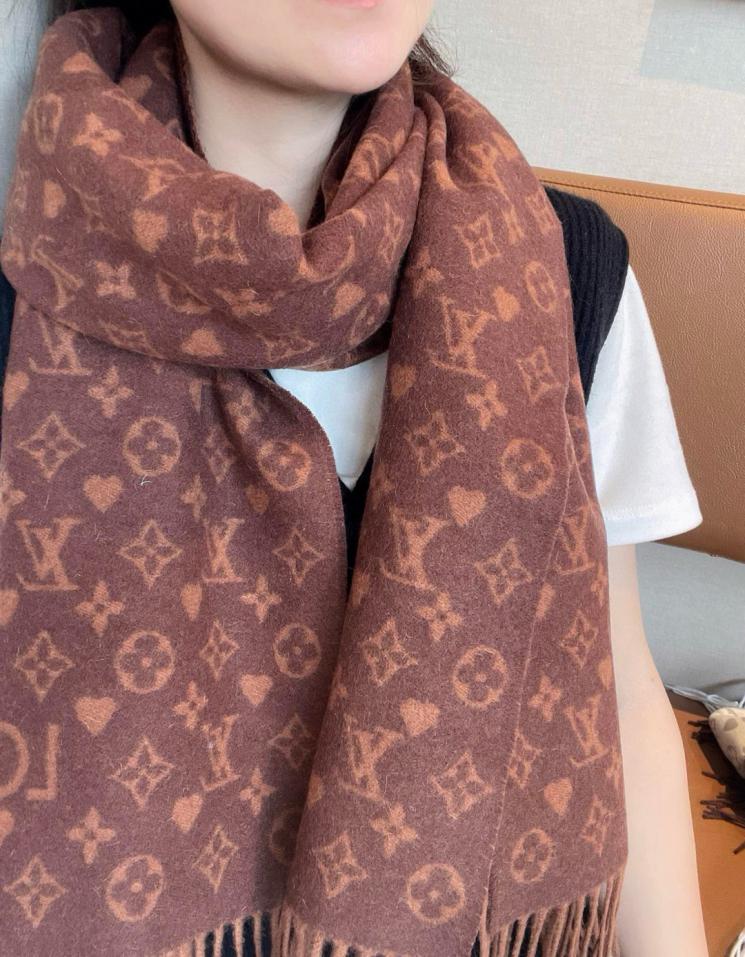 designer,replica,clothing,fake,1:1,lv,luxury,high quality Limited edition LV cashmere scarf with classic small logo and full heart design (F2AIL) designer,replica,clothing,fake,1:1,lv,luxury,high quality Limited edition LV cashmere scarf with classic small logo and full heart design (F2AIL)