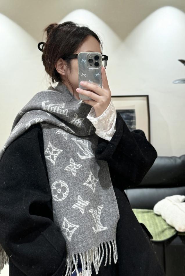designer,replica,clothing,fake,1:1,lv,luxury,high quality LV Essential Shine Scarf with metallic fibers woven into the Monogram pattern (7TE0L) designer,replica,clothing,fake,1:1,lv,luxury,high quality LV Essential Shine Scarf with metallic fibers woven into the Monogram pattern (7TE0L)