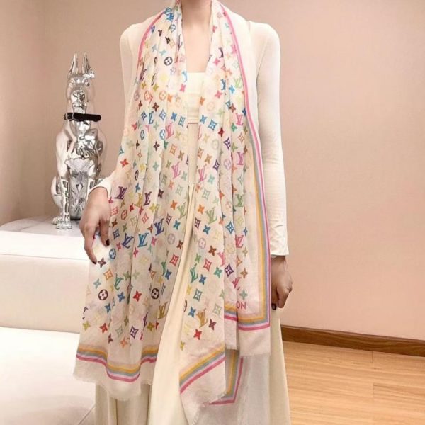 designer,replica,clothing,fake,1:1,lv,luxury,high quality New LV high-quality cashmere shawl (TG9D4)