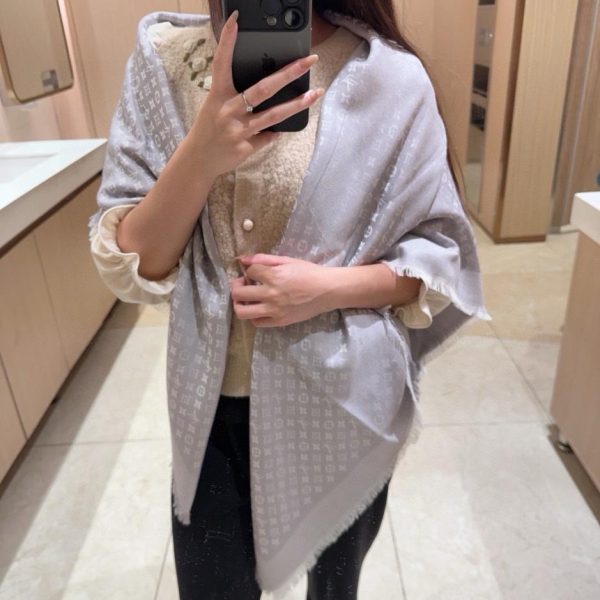 designer,replica,clothing,fake,1:1,lv,luxury,high quality LV shawl (70DQ7)