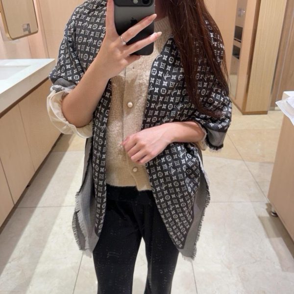 designer,replica,clothing,fake,1:1,lv,luxury,high quality LV Shawl (AYC4A)