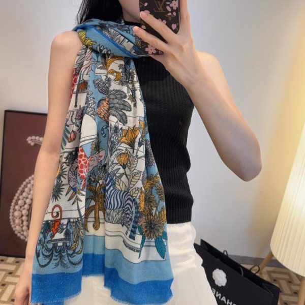 designer,replica,clothing,fake,1:1,lv,luxury,high quality Louis Vuitton silver-thread cashmere long scarf, same style as in boutiques, classic Monogram pattern (1HXXQ)