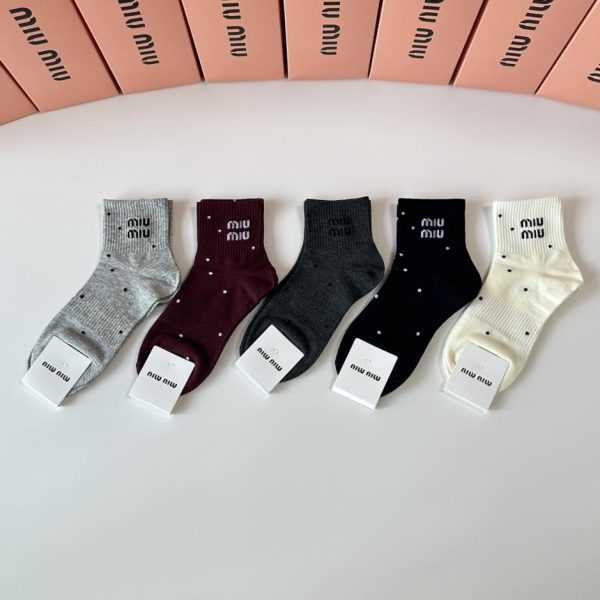 designer,replica,clothing,fake,1:1,lv,luxury,high quality MiuMiu’s new mid-length socks, five pairs per box (2F4IG)