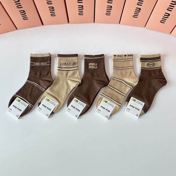 designer,replica,clothing,fake,1:1,lv,luxury,high quality MiuMiu’s new mid-length socks, five pairs per box (1E2CK)