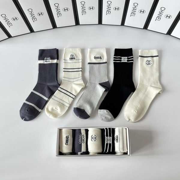 designer,replica,clothing,fake,1:1,lv,luxury,high quality Chanel’s new embroidered midi socks, five pairs per box (M3ZMC)