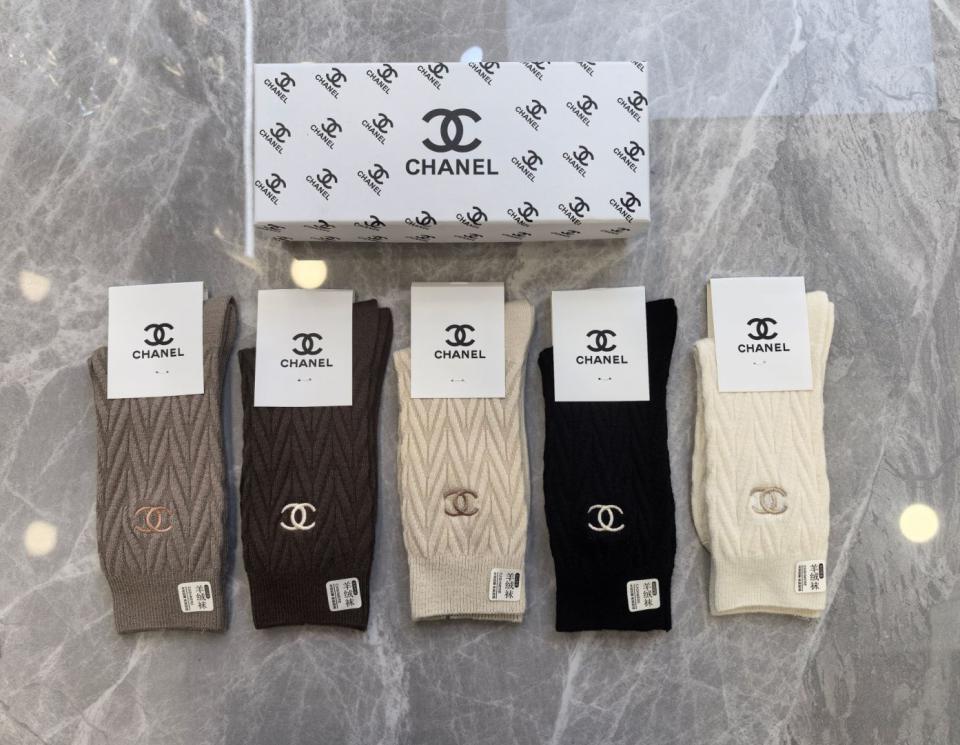 designer,replica,clothing,fake,1:1,lv,luxury,high quality Chanel’s new cashmere embroidered mid-length socks, five pairs per box (9MHIO) designer,replica,clothing,fake,1:1,lv,luxury,high quality Chanel’s new cashmere embroidered mid-length socks, five pairs per box (9MHIO)