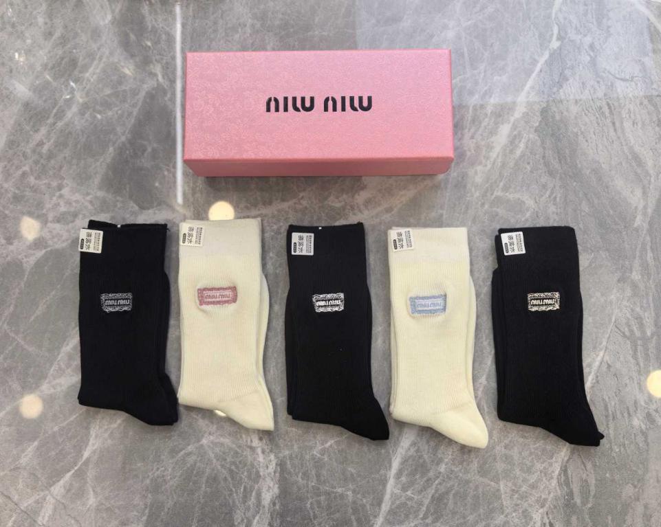 designer,replica,clothing,fake,1:1,lv,luxury,high quality MiuMiu New Cashmere Embroidered Mid-Length Socks, 5 pairs per box (OU943) designer,replica,clothing,fake,1:1,lv,luxury,high quality MiuMiu New Cashmere Embroidered Mid-Length Socks, 5 pairs per box (OU943)