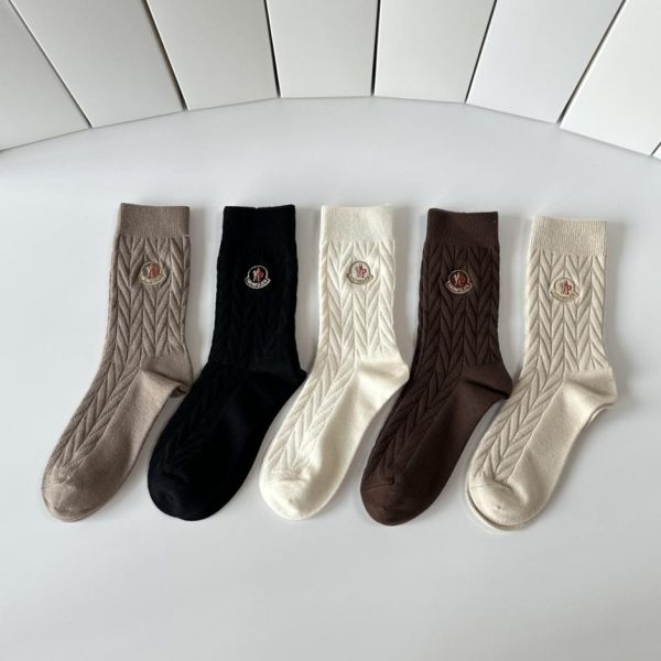 designer,replica,clothing,fake,1:1,lv,luxury,high quality MONCLER’s latest cashmere embroidered mid-length socks, five pairs per box (09W08)