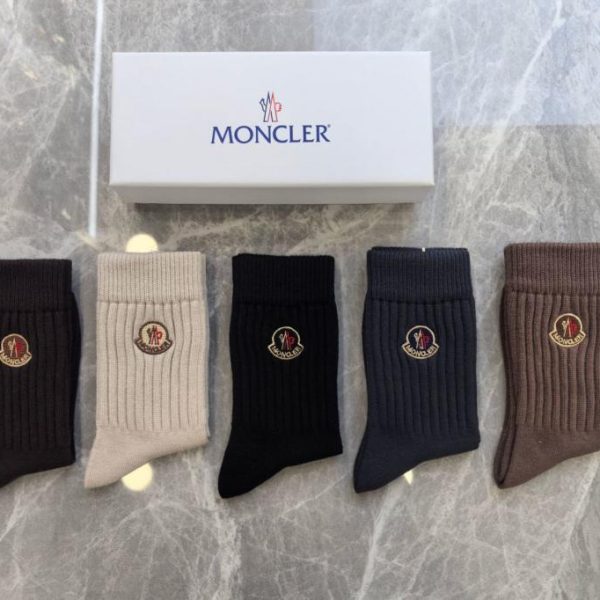 designer,replica,clothing,fake,1:1,lv,luxury,high quality MONCLER’s latest cashmere embroidered mid-length socks, five pairs per box (6EQD7)