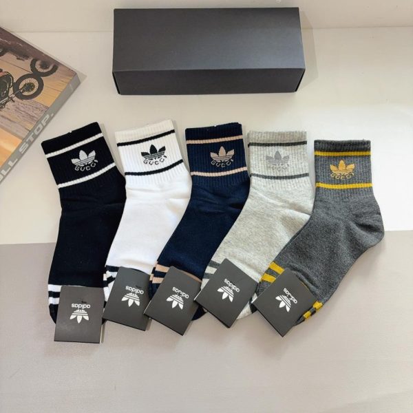 designer,replica,clothing,fake,1:1,lv,luxury,high quality (5 pairs per box) Adidas premium letter mid-calf socks for men and women, made of pure cotton (HTME2).