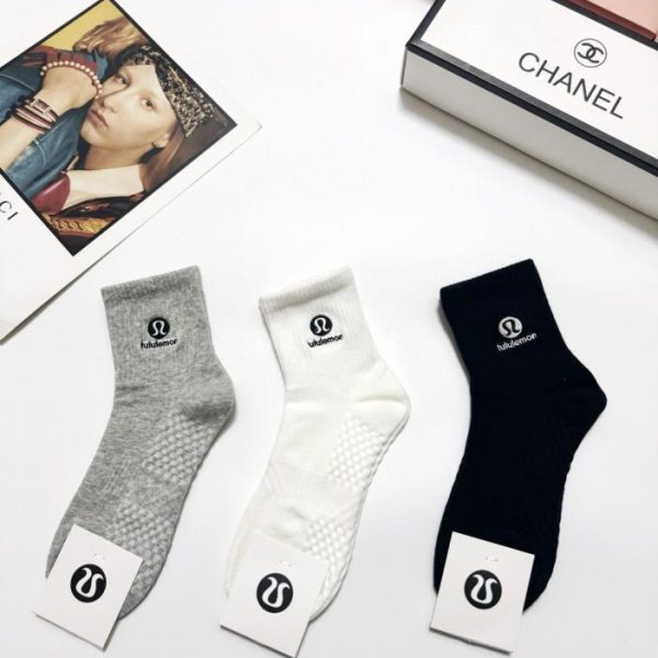 designer,replica,clothing,fake,1:1,lv,luxury,high quality [3 pairs per box] Lululemon classic logo embroidered cotton socks (FEOT0)