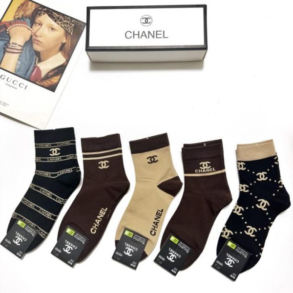 designer,replica,clothing,fake,1:1,lv,luxury,high quality 【5 pairs per box】 Chanel classic logo mid-calf socks, made of pure cotton (ZBIB1)
