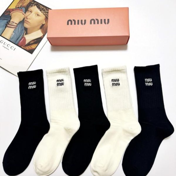 designer,replica,clothing,fake,1:1,lv,luxury,high quality [5 pairs per box] MIUMIU Classic Embroidered Logo Cotton Mid-Calf Socks (MLEC4)