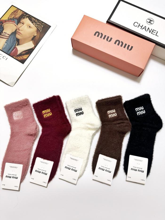 designer,replica,clothing,fake,1:1,lv,luxury,high quality 【5 pairs per box】MIUMIU Classic Logo Mink Fleece Ankle Socks (HFAUX) designer,replica,clothing,fake,1:1,lv,luxury,high quality 【5 pairs per box】MIUMIU Classic Logo Mink Fleece Ankle Socks (HFAUX)
