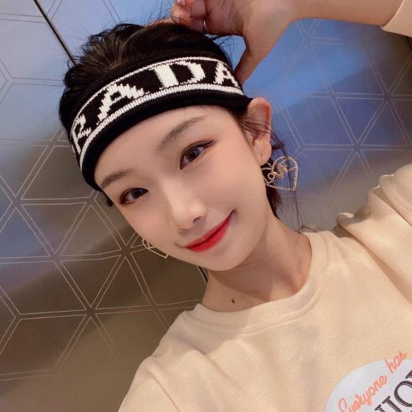 designer,replica,clothing,fake,1:1,lv,luxury,high quality Authentic PRADA headbands from the official website, including fitness headbands and styling headbands (74DAQ).