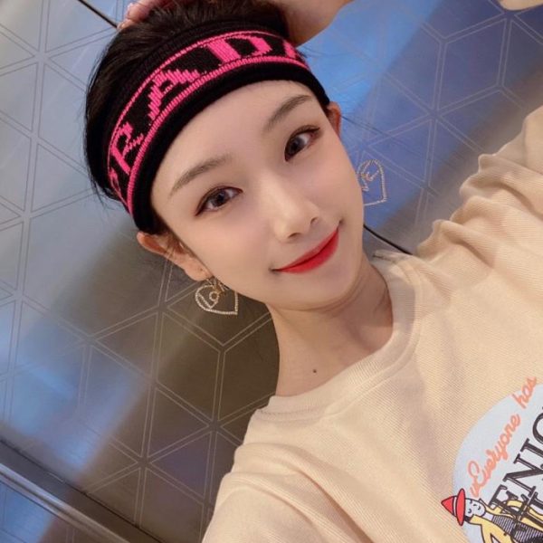 designer,replica,clothing,fake,1:1,lv,luxury,high quality Authentic PRADA headbands from the official website, including fitness headbands and styling headbands (EQD97).
