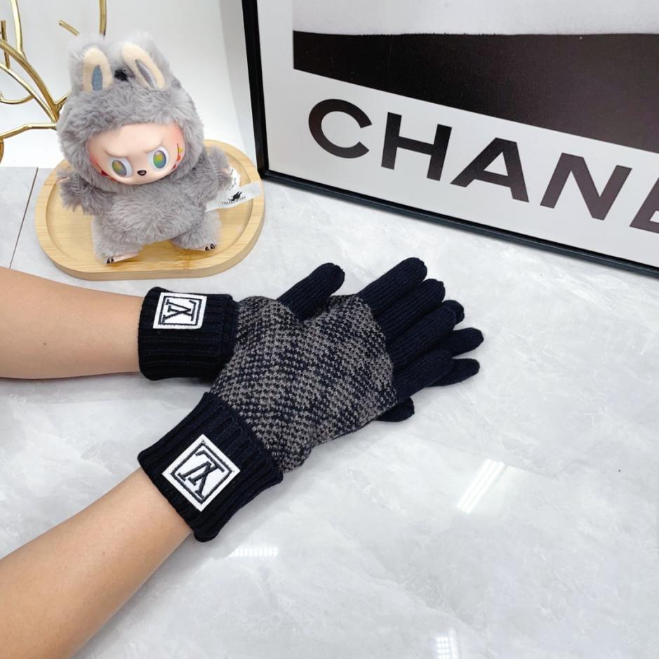 designer,replica,clothing,fake,1:1,lv,luxury,high quality Louis Vuitton’s new Damier pattern gloves (1L16K) designer,replica,clothing,fake,1:1,lv,luxury,high quality Louis Vuitton’s new Damier pattern gloves (1L16K)