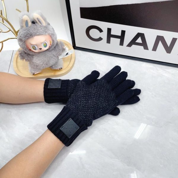 designer,replica,clothing,fake,1:1,lv,luxury,high quality Louis Vuitton’s new Damier pattern gloves (W8GYM)