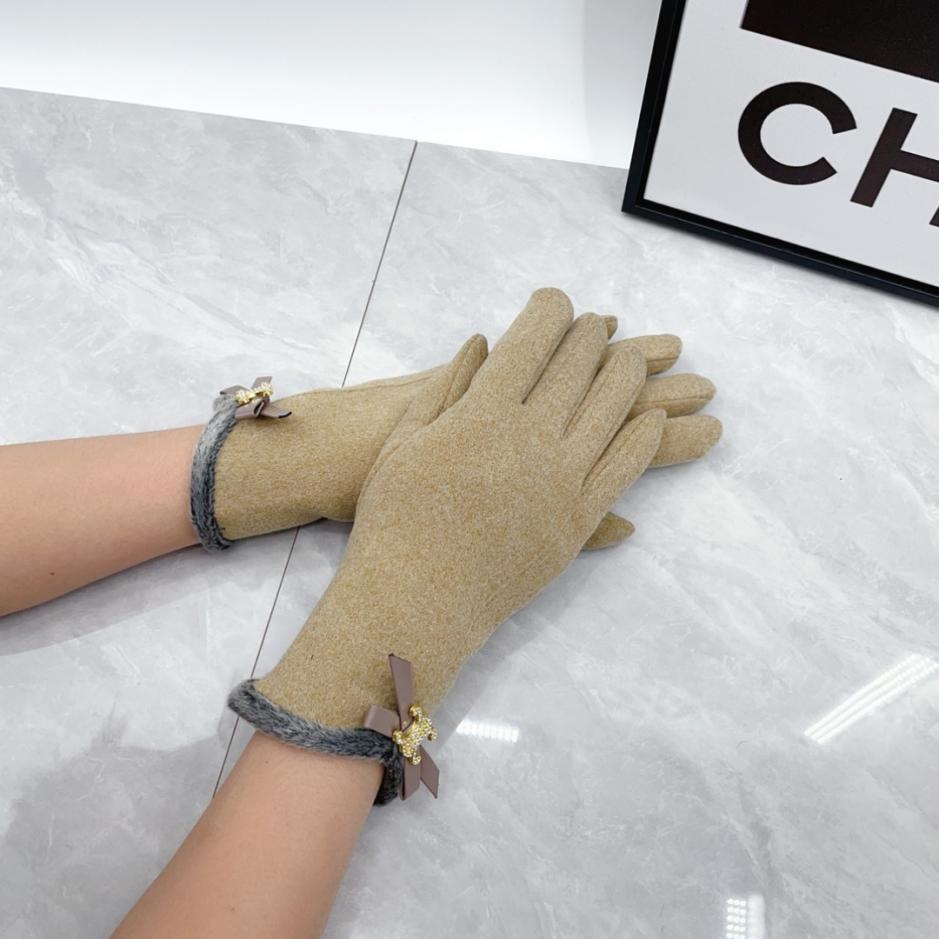 designer,replica,clothing,fake,1:1,lv,luxury,high quality Celine Women’s Lambskin Gloves (R17K9) designer,replica,clothing,fake,1:1,lv,luxury,high quality Celine Women’s Lambskin Gloves (R17K9)