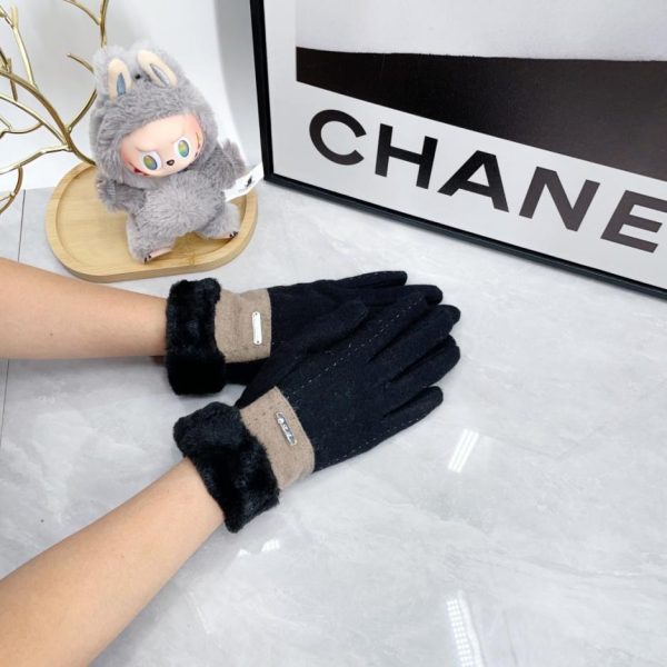 designer,replica,clothing,fake,1:1,lv,luxury,high quality Loro Piana’s new wool gloves (QOLAX) are now available at department stores.