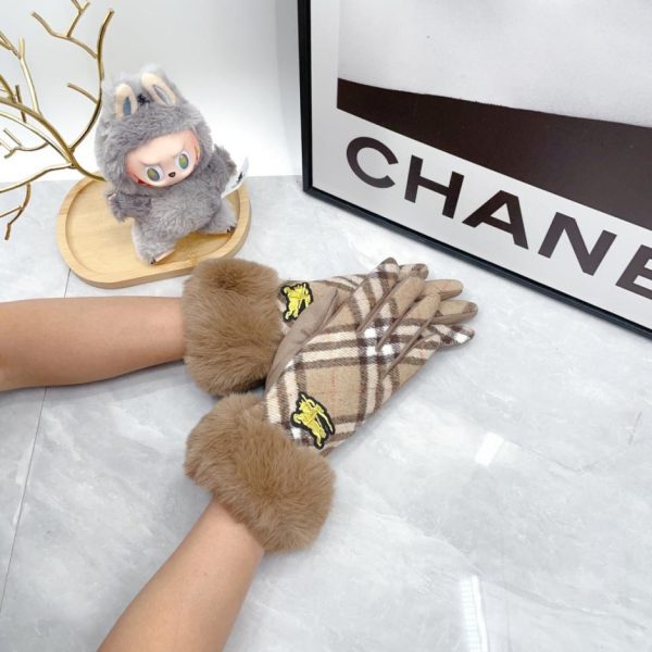 designer,replica,clothing,fake,1:1,lv,luxury,high quality Burberry new wool gloves (X7VYE) available at boutiques.
