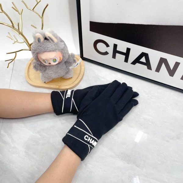 designer,replica,clothing,fake,1:1,lv,luxury,high quality Chanel’s new wool gloves (TWO0O) are now available at boutiques.
