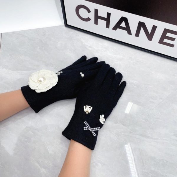 designer,replica,clothing,fake,1:1,lv,luxury,high quality Chanel’s new wool gloves (A3LNN) are now available at boutiques.