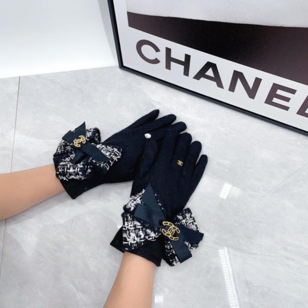 designer,replica,clothing,fake,1:1,lv,luxury,high quality Chanel’s new wool gloves (OGR2W) are now available at boutiques.