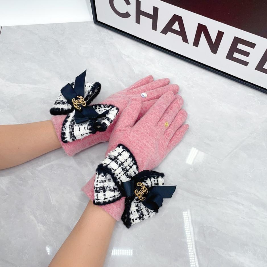 designer,replica,clothing,fake,1:1,lv,luxury,high quality Chanel’s new wool gloves (WKQGD) are now available at boutiques. designer,replica,clothing,fake,1:1,lv,luxury,high quality Chanel’s new wool gloves (WKQGD) are now available at boutiques.