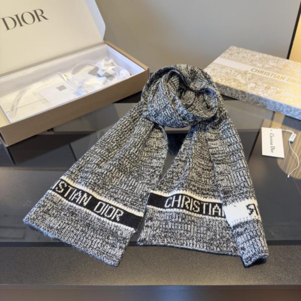 designer,replica,clothing,fake,1:1,lv,luxury,high quality Dior Fall/Winter New Arrivals: New Letter Print Knitwear (UETKH)